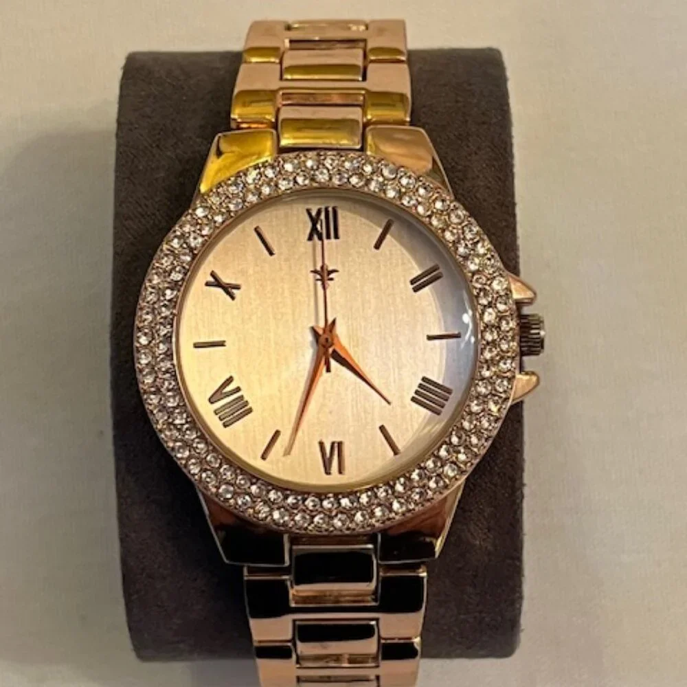 FLEUR DE LIS | Rose Gold-tone finish Large dial Crystal-set bezel-NEW Battery
